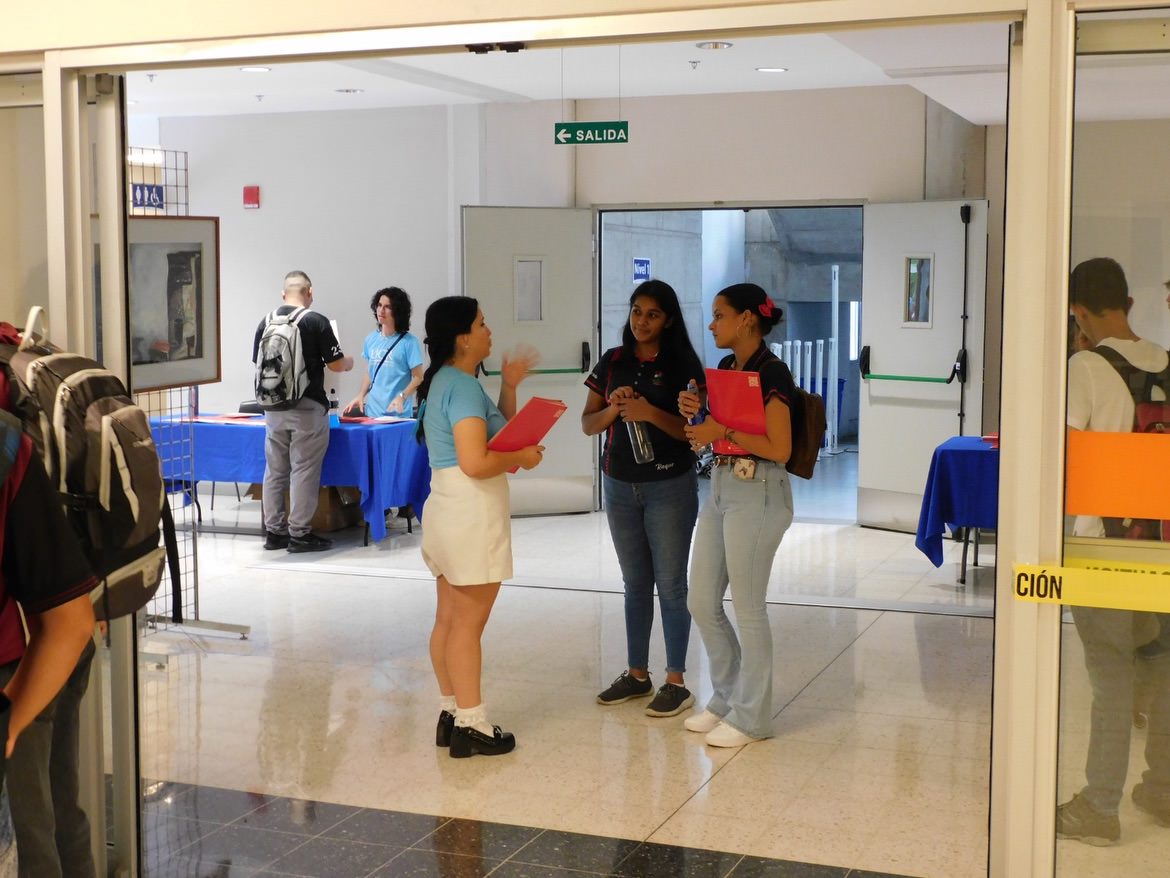 imágenes feria vocacional 2023